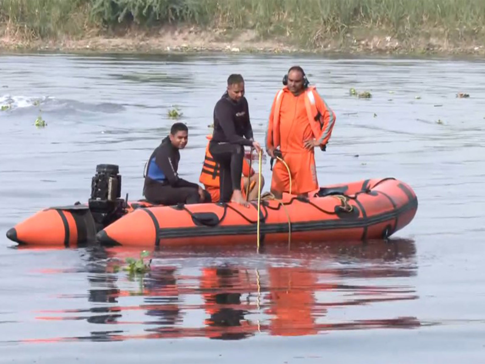 Search operation in Yamuna river (Photo/ANI)