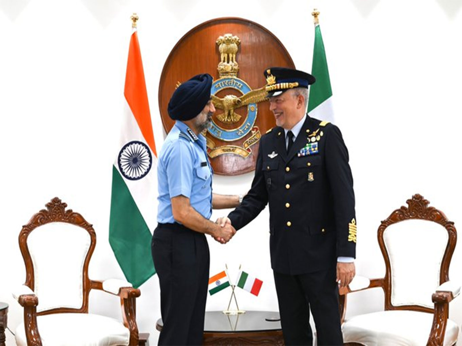 IAF chief meets Italian air force chief (Photo/X/IndianAirForce)