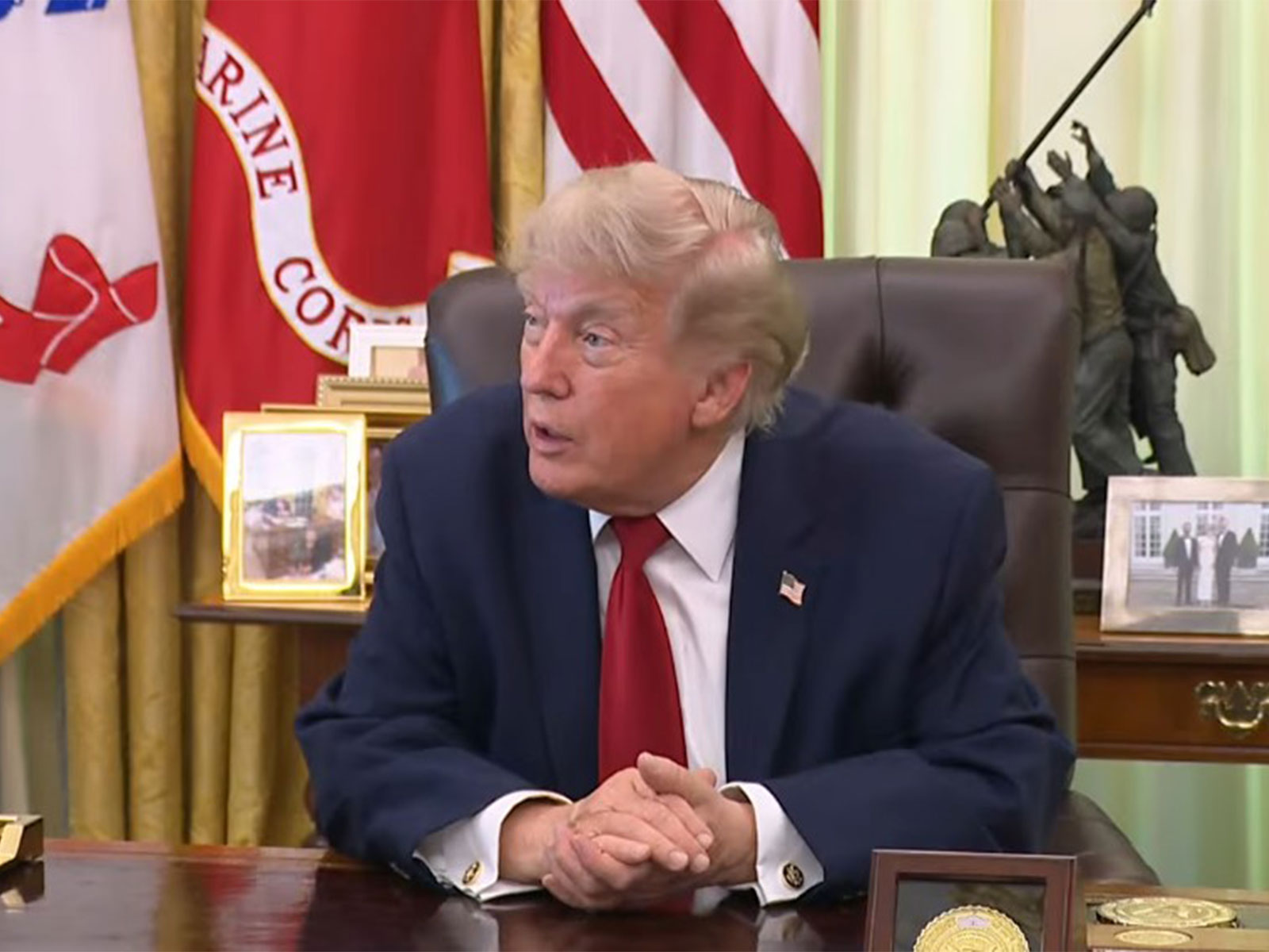 US President Donald Trump signs executive orders at the White House (Photo/YouTube/TheWhiteHouse)