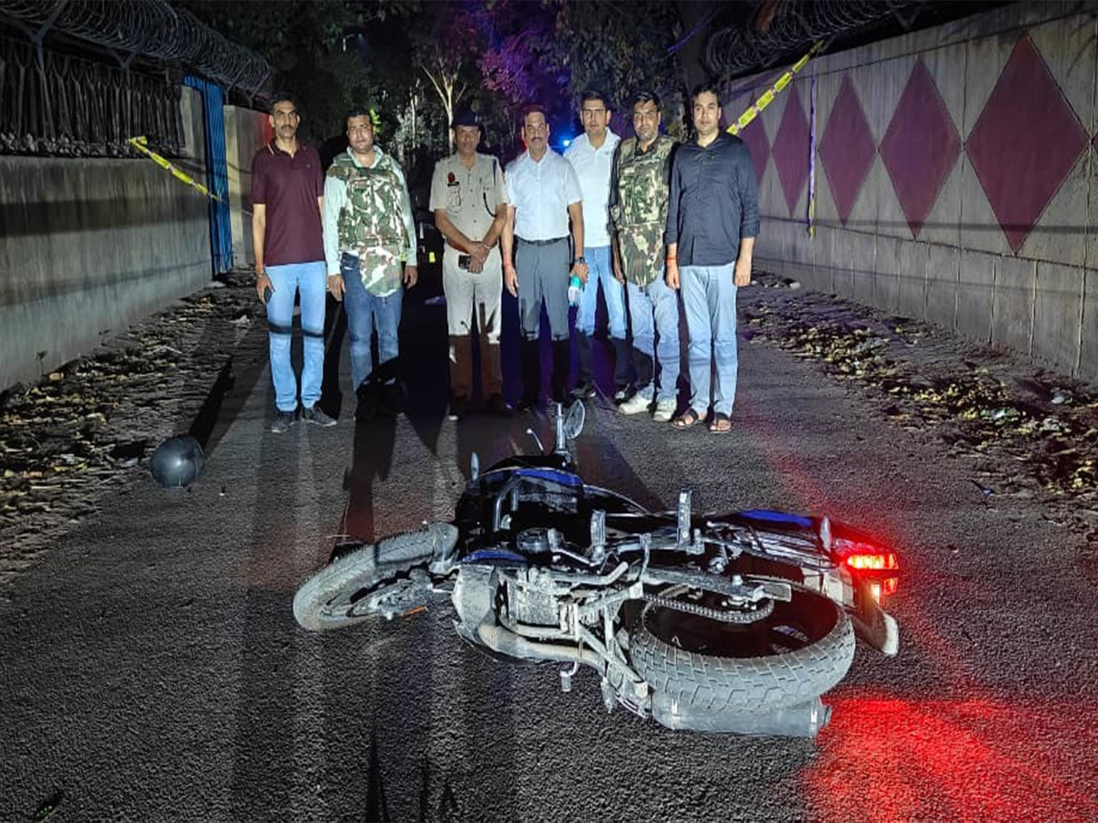 Two wanted criminals injured in encounter with Delhi Police (Photo/Delhi Police)