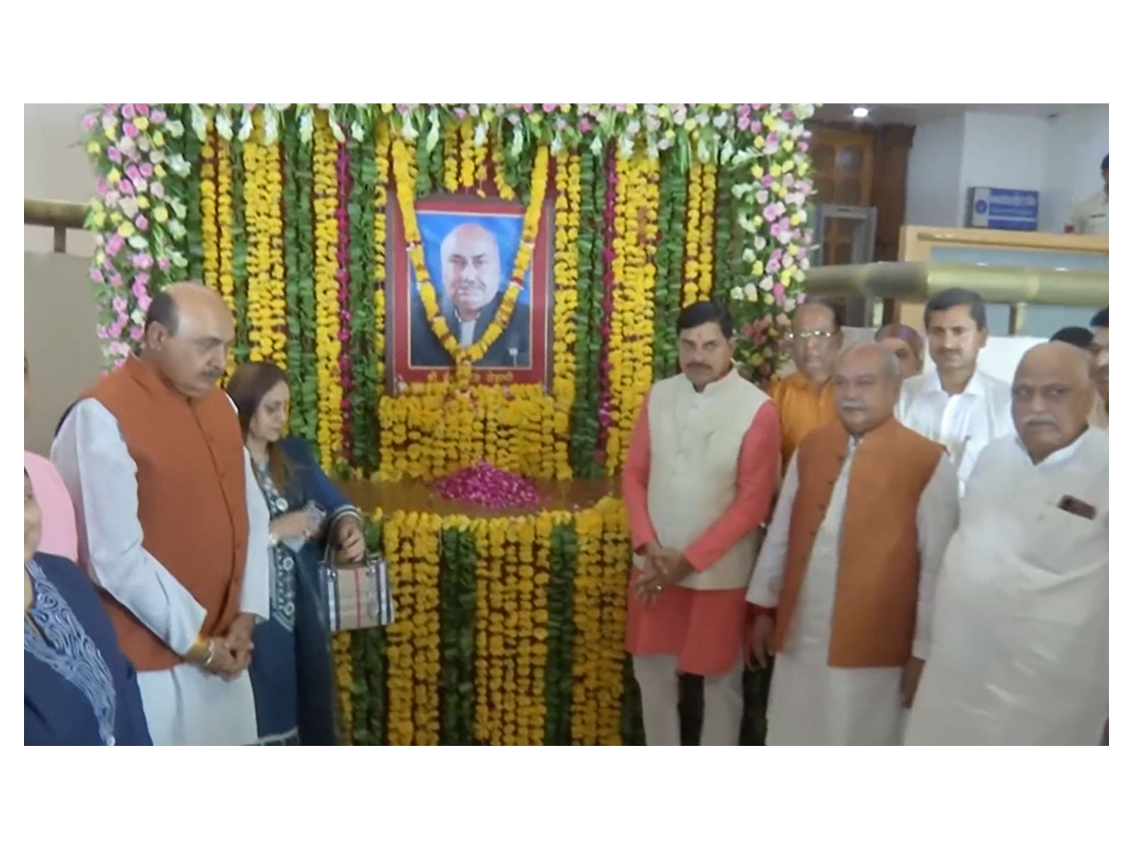 MP CM Mohan Yadav, Assembly speaker Narendra Singh Tomar and other paid floral tribute to Ishwardas Rohani on his birth anniversary (Photo/ANI)