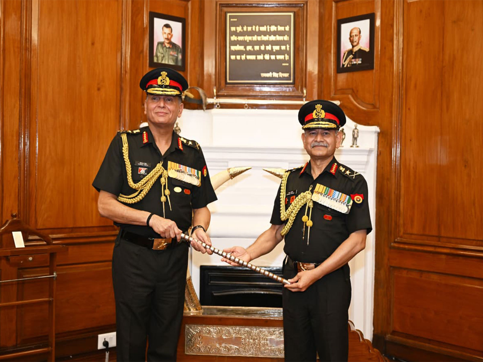 New Chief of the Army Staff General Dhiraj Seth with Gen Upendra Dwivedi who superannuated today (Photo/Indian Army)