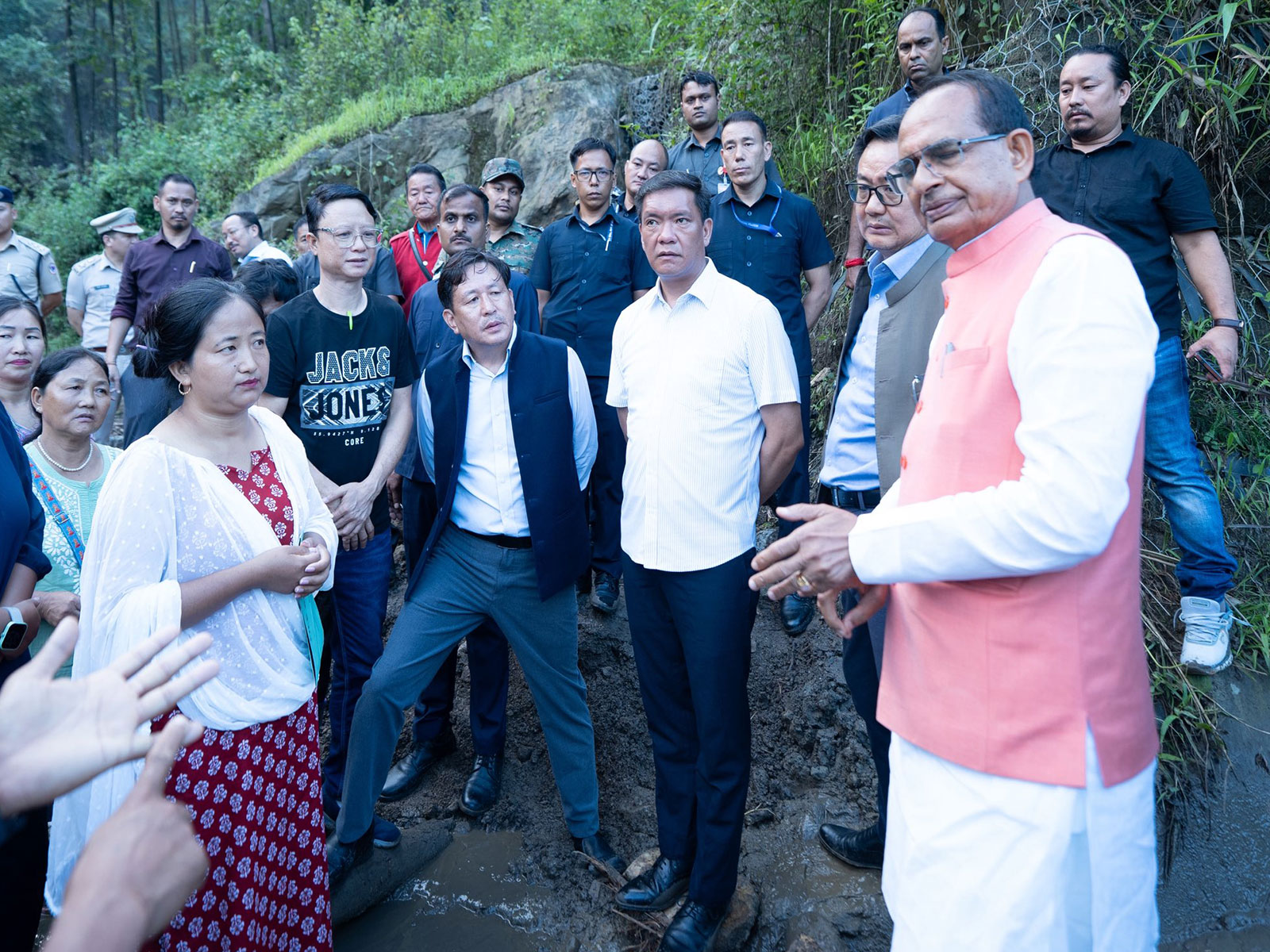 Union Ministers Shivraj Singh Chouhan and Kiren Rijiju with Arunachal Pradesh CM Pema Khandu visit flood-hit Keyi Panyor (Photo/@PemaKhanduBJP)
