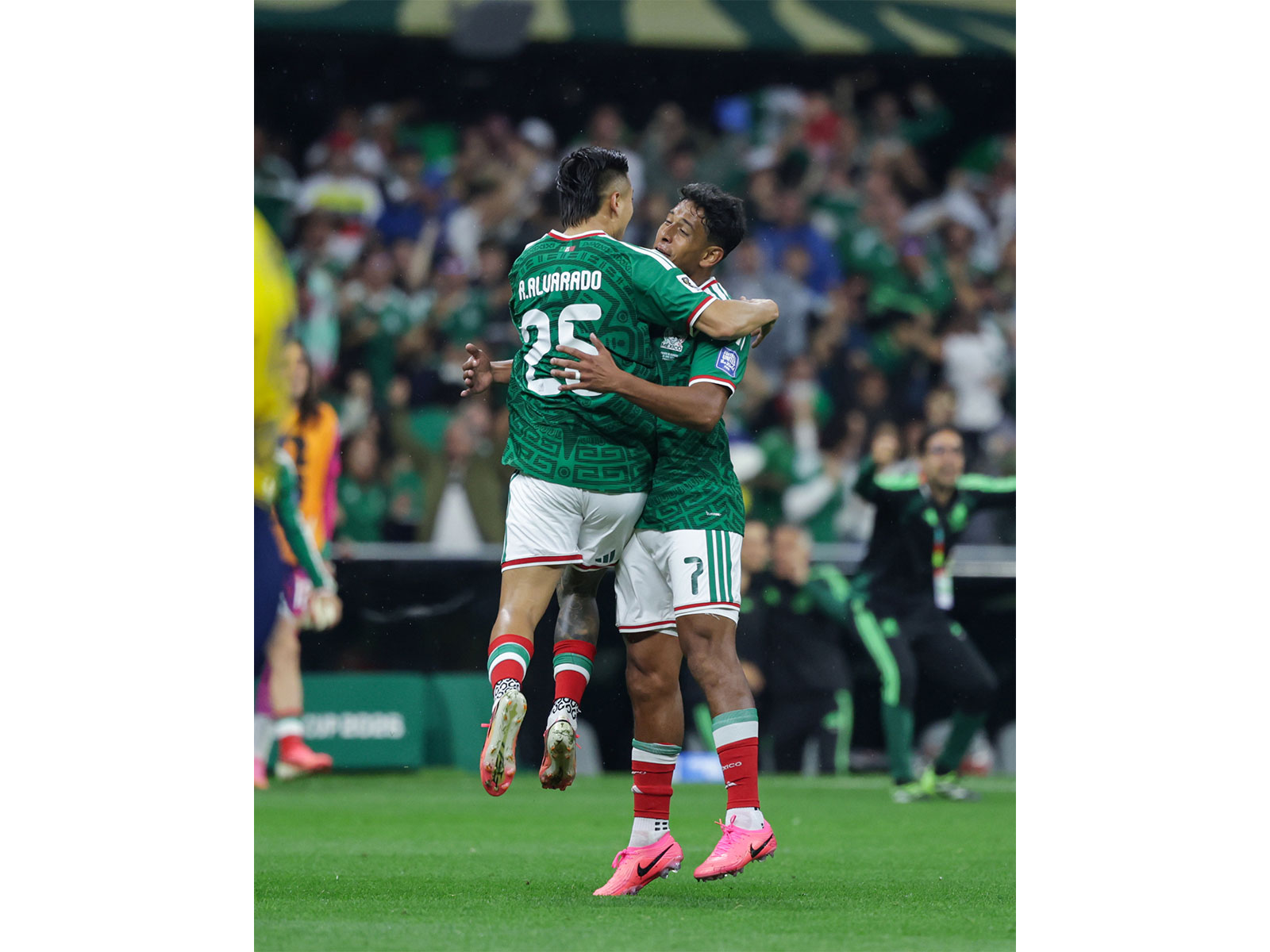 Mexico players celebrating (Photo: X/@miseleccionmxEN)