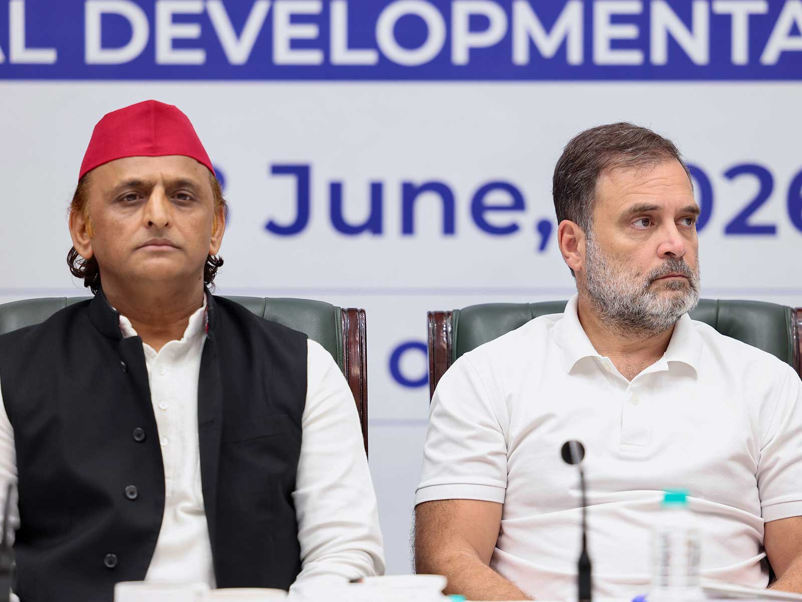 Congress leader Rahul Gandhi and Samajwadi Party chief Akhilesh Yadav (FilePhoto/ANI)