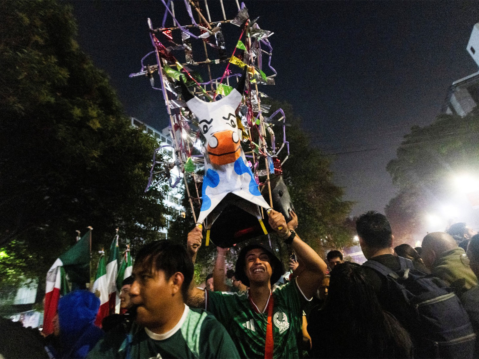 Supporters of Mexico celebrating after Mexico's win (Photo: Reuters)