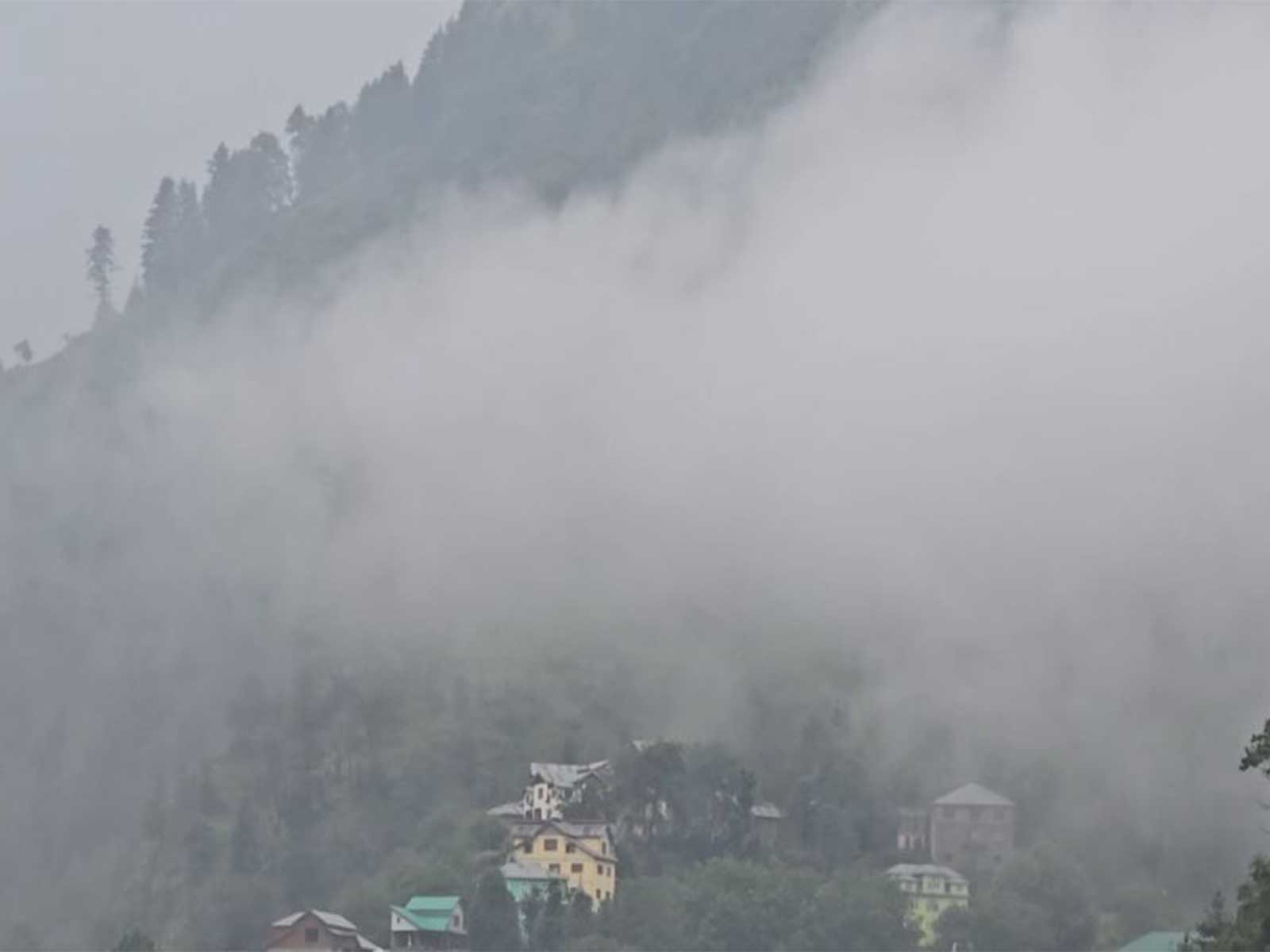 Heavy rainfall in Bhalesa (Photo/ANI)