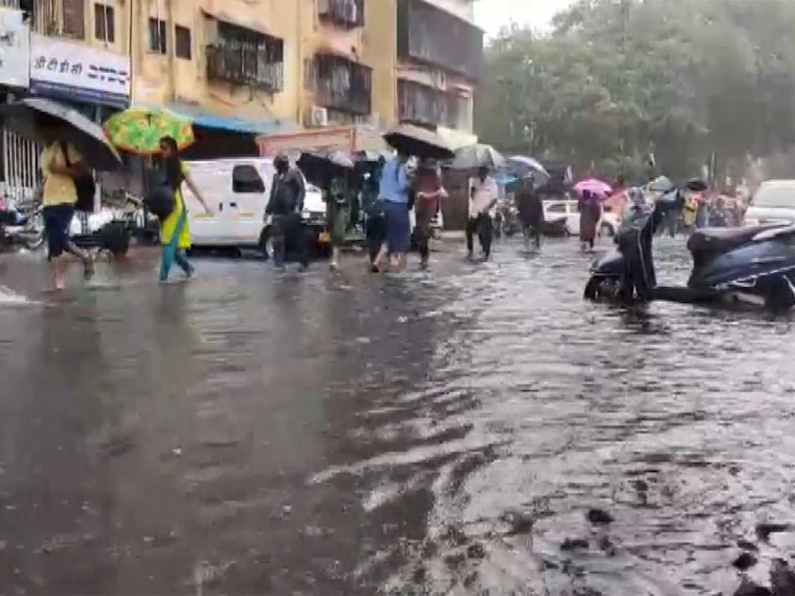 Visuals of water logging in Mumbai due to heavy rain (Photo/ANI)