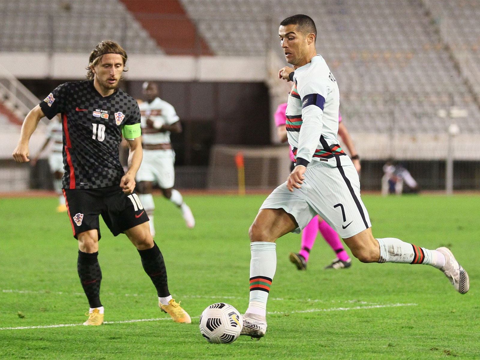 Soccer Football - UEFA Nations League - Group C - Croatia v Portugal - Stadion Poljud, Split, Croatia - November 17, 2020 Portugal's Cristiano Ronaldo in action with Croatia's Luka Modric REUTERSAntonio Bronic. (Photo: Reuters)
