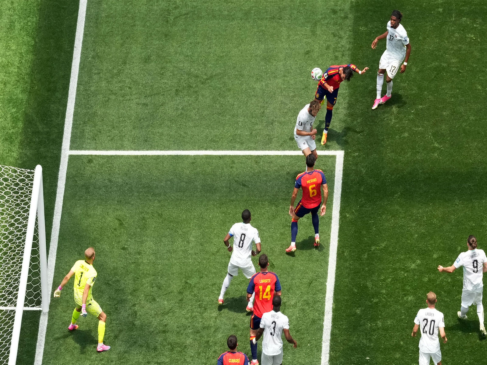 Soccer Football - FIFA World Cup 2026 - Round of 32 - Spain v Austria - Los Angeles Stadium, Inglewood, California, U.S. - July 2, 2026 Spain's Ferran Torres heads at goal (Photo: REUTERS/Lisi Niesner)