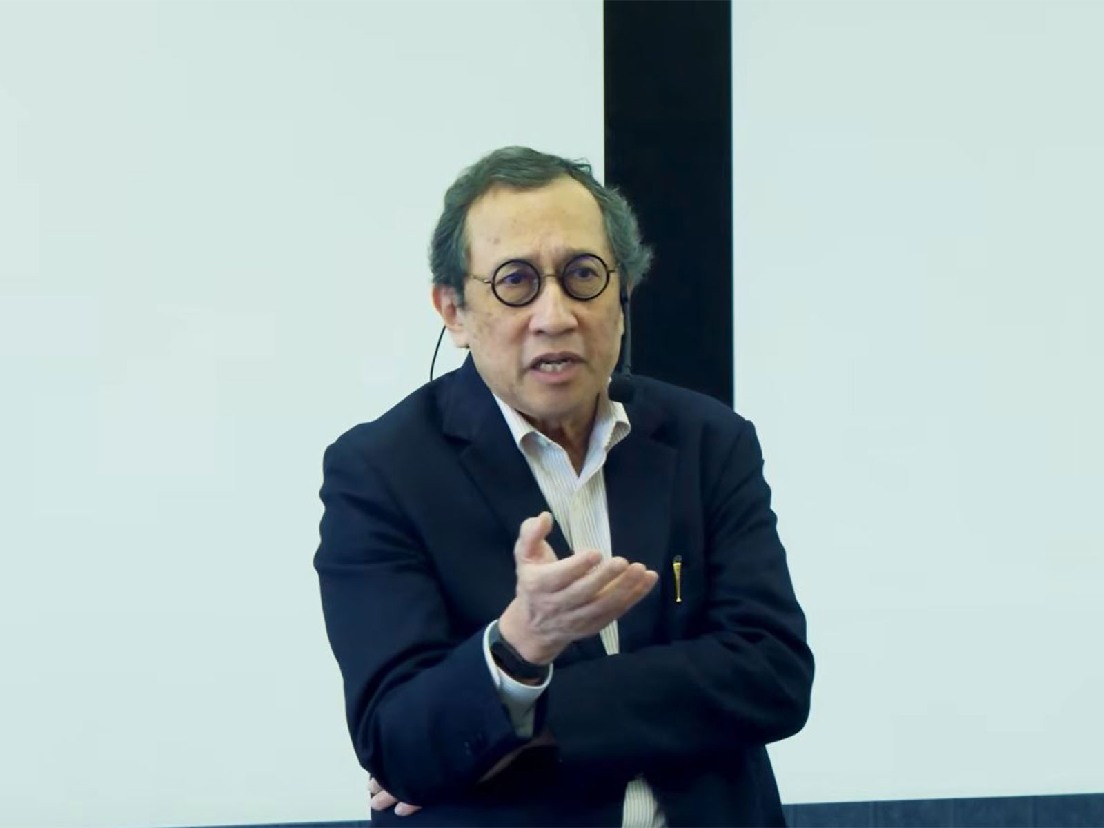 Bilahari Kausikan, Chairman of the Middle East Institute, speaks during the National Press Foundation's International Reporting Fellowship. (Image Source: National Press Foundation/YouTube)