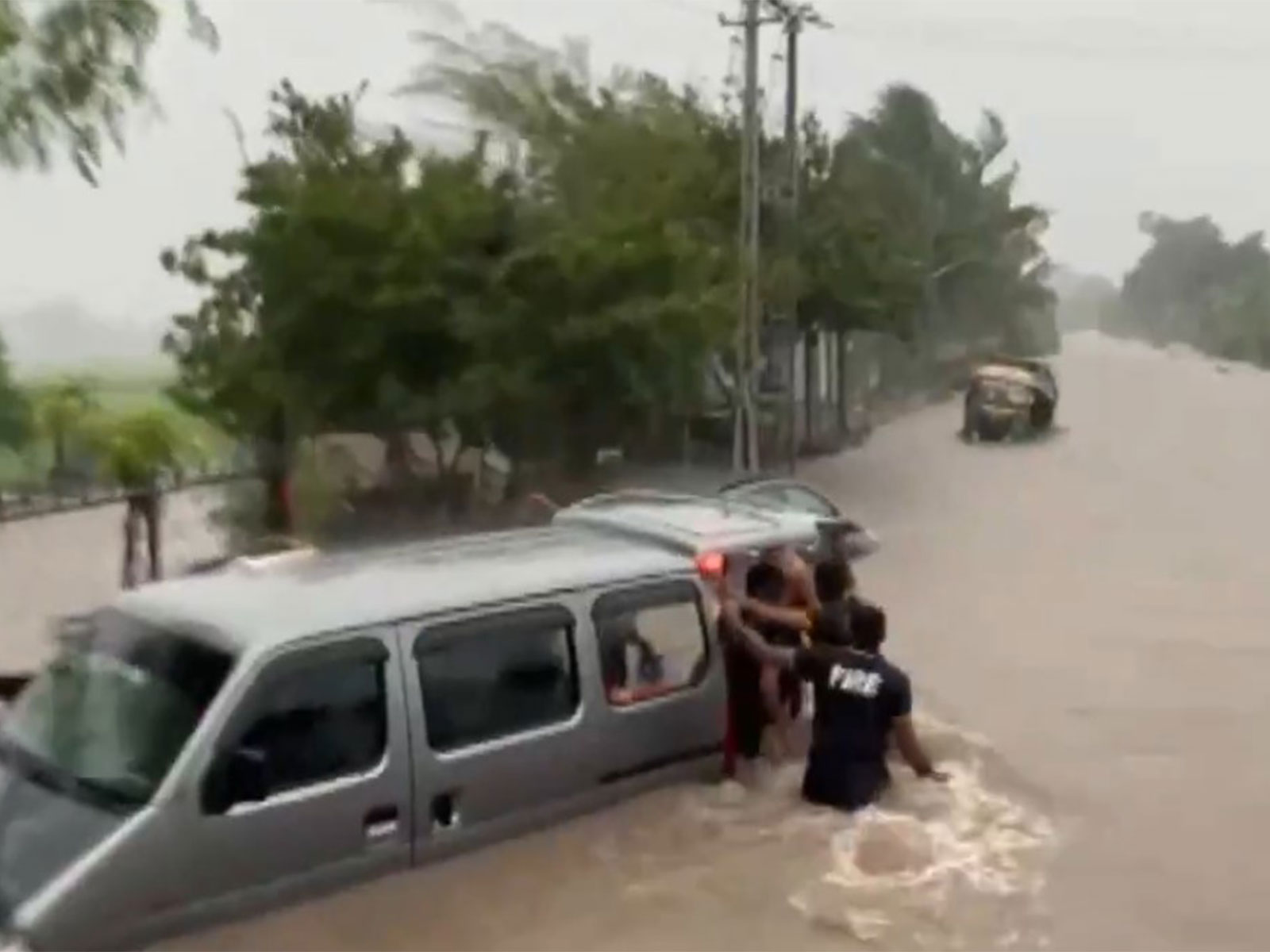 Fire Department rescues people stranded in floodwaters (Photo/ANI)