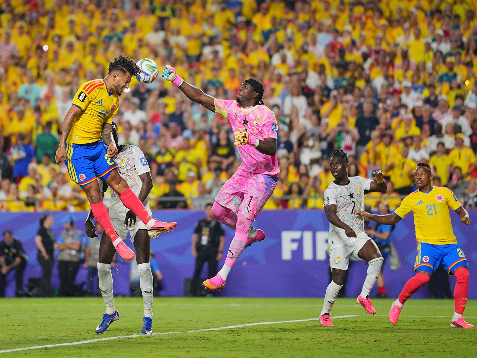 Soccer Football - FIFA World Cup 2026 - Round of 32 - Colombia v Ghana - Kansas City Stadium, Kansas City, Missouri, U.S. - July 3, 2026 Ghana's Lawrence Ati Zigi in action with Colombia's Luis Suarez(Photo: Reuters)