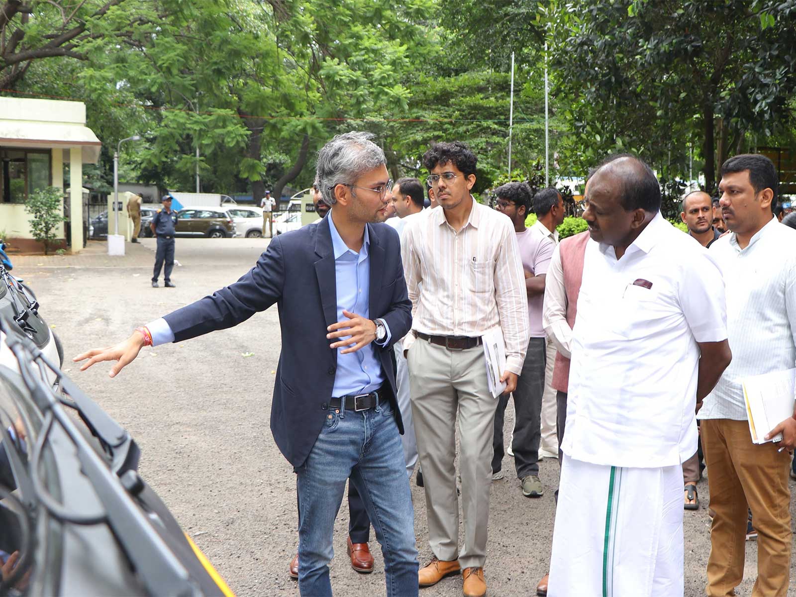 Union Minister Kumaraswamy holds talks with electric two-wheeler manufacturers in Bengaluru (Photo/@hd_kumaraswamy)