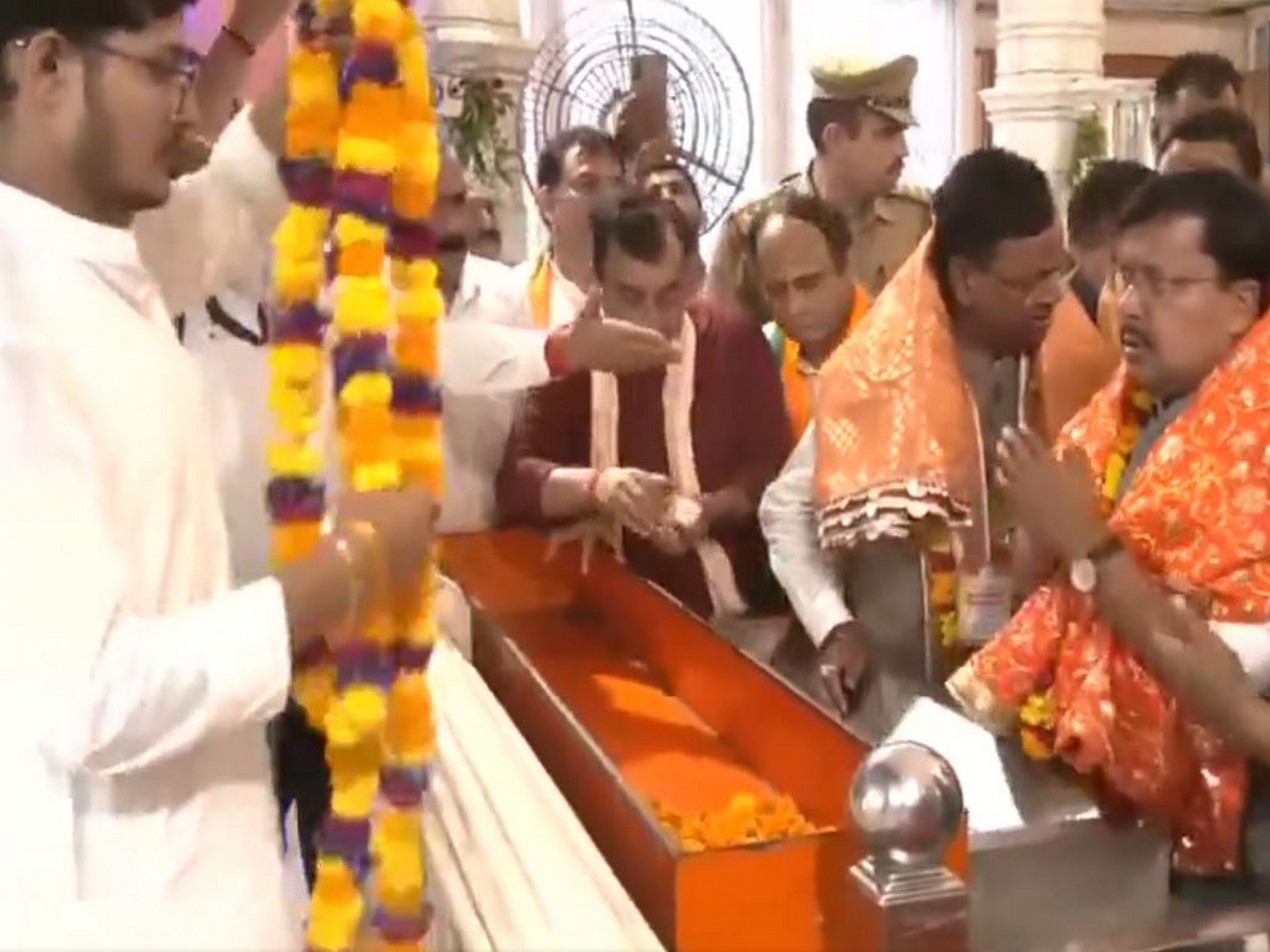 BJP National President Nitin Nabin offers prayers at Hanuman Setu Temple (Photo/ANI)