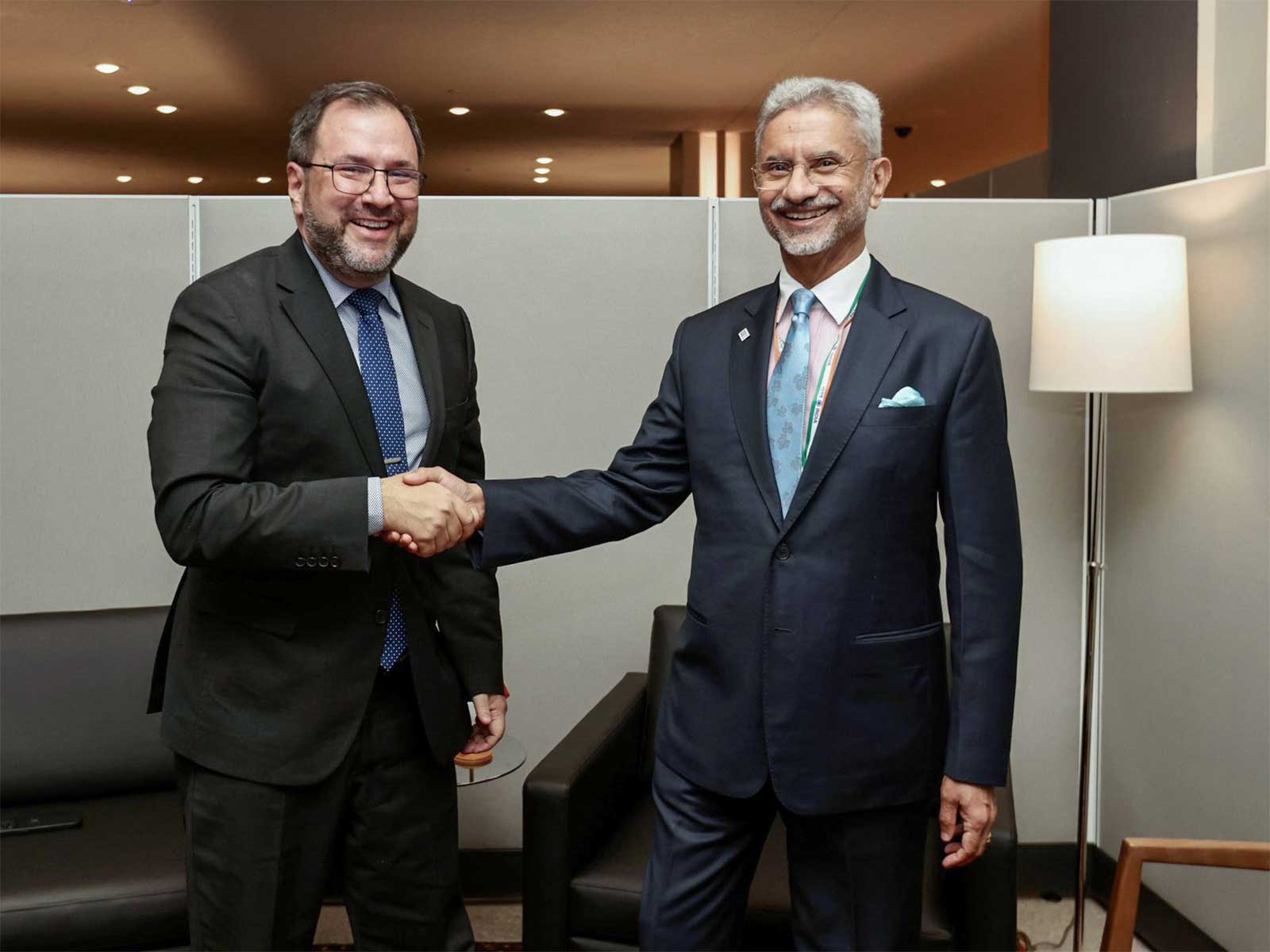 EAM S Jaishankar with Venezuelan Foreign Affairs Minister Yvan Gil (File Photo/ANI)
