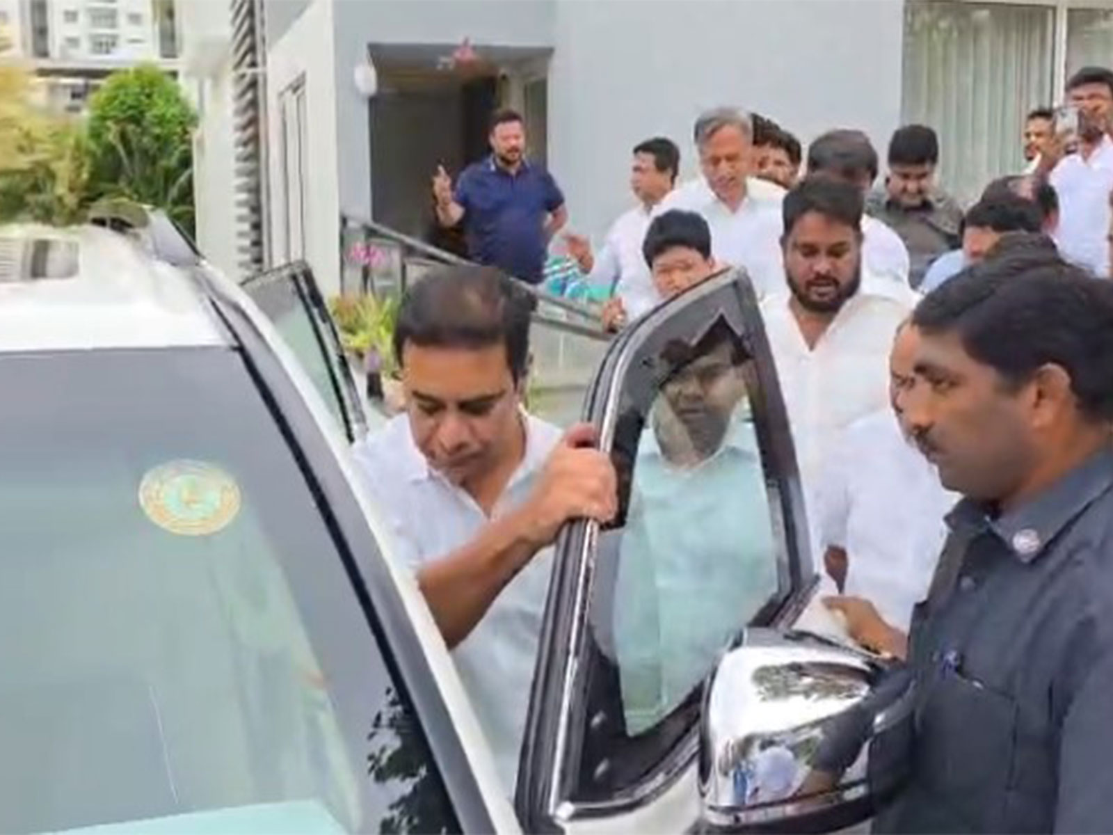 KT Rama Rao heads to Kannepalli Pump House (Photo/ANI)