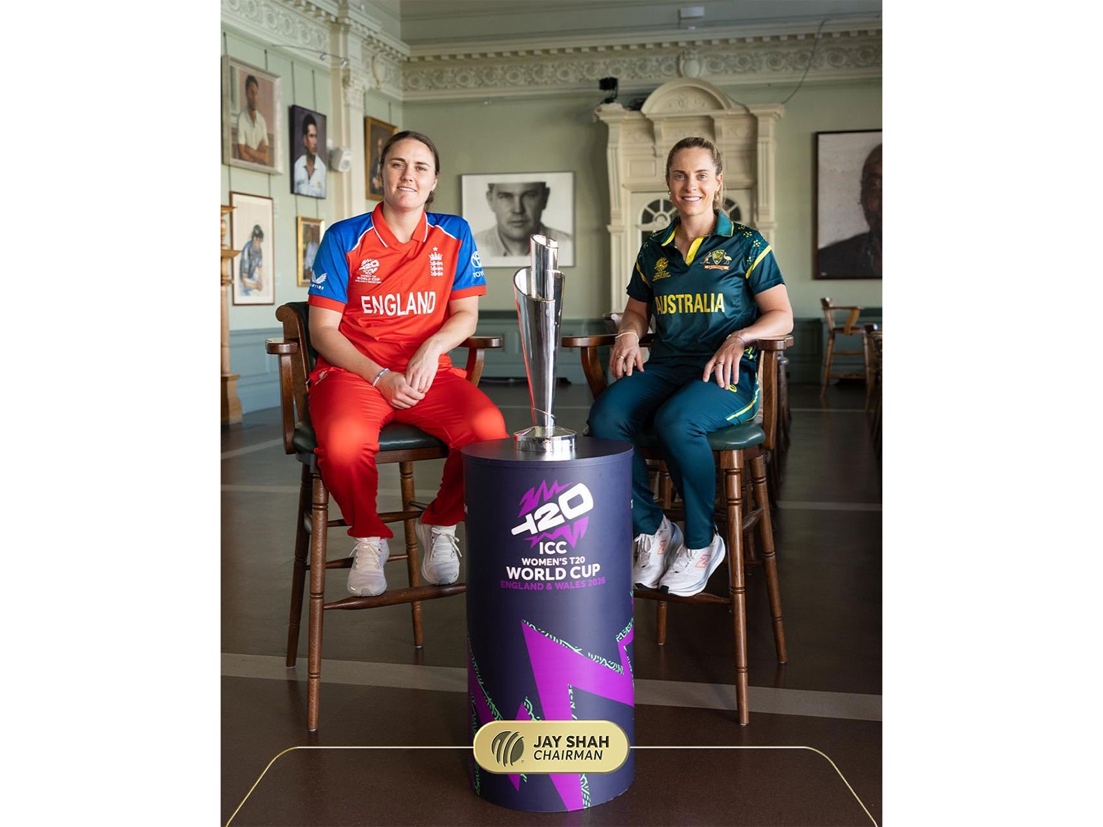Nat Sciver-Brunt (L) and Sophie Molineux (R). (Photo: X/@JayShah)