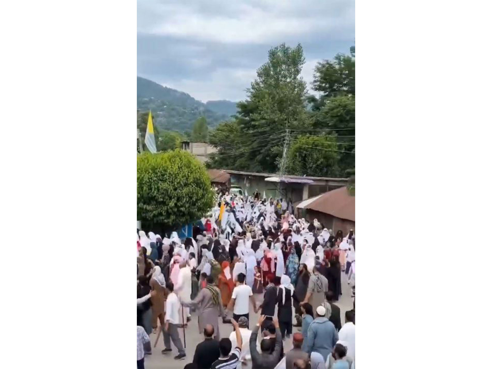 People participate in a massive JAAC-led protest in Pakistan-occupied Jammu and Kashmir (PoJK), demanding civil rights and the release of detained activists. (Image Source: Jammu Kashmir Joint Awami Action Committee (JAAC)