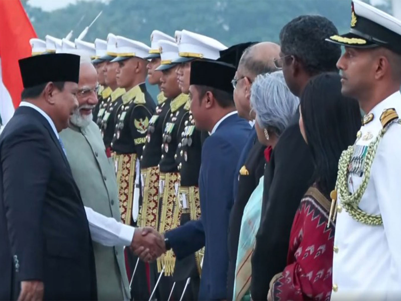 Prime Minister Narendra Modi with Indonesian President Prabowo Subianto(Photo: DD)