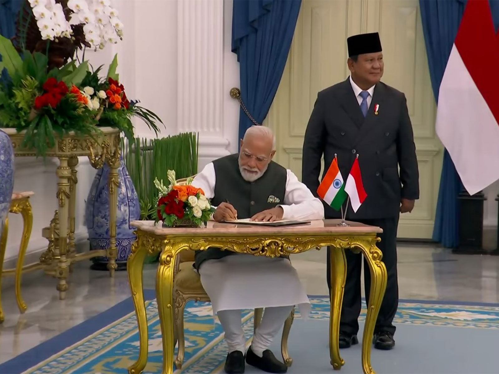 Prime Minister Narendra Modi and  Indonesian President Prabowo Subianto (Photo: YouTube@NarendraModi)