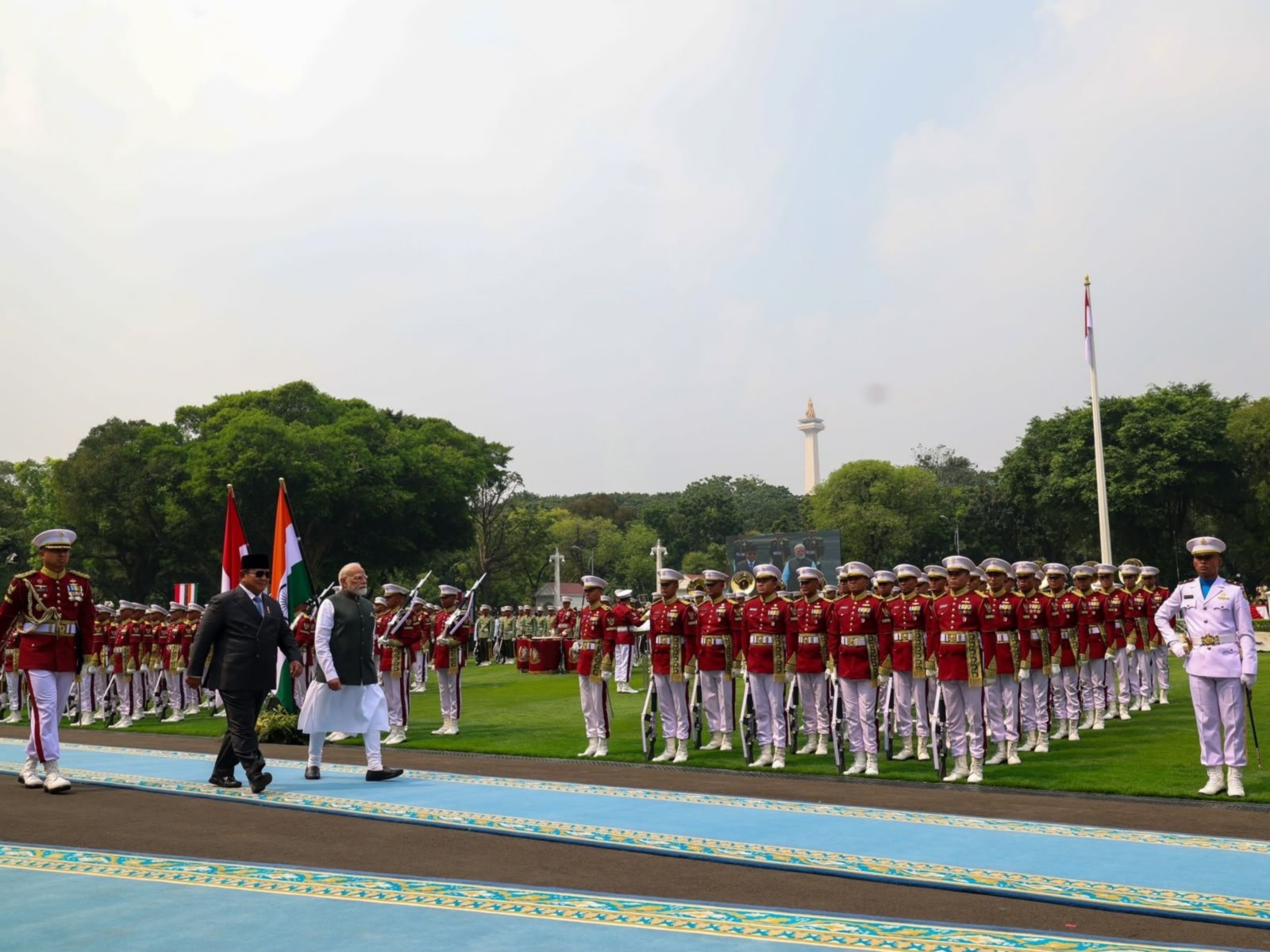 Prime Minister Narendra Modi with Indonesian President Prabowo Subianto (Photo: X@@narendramodi)