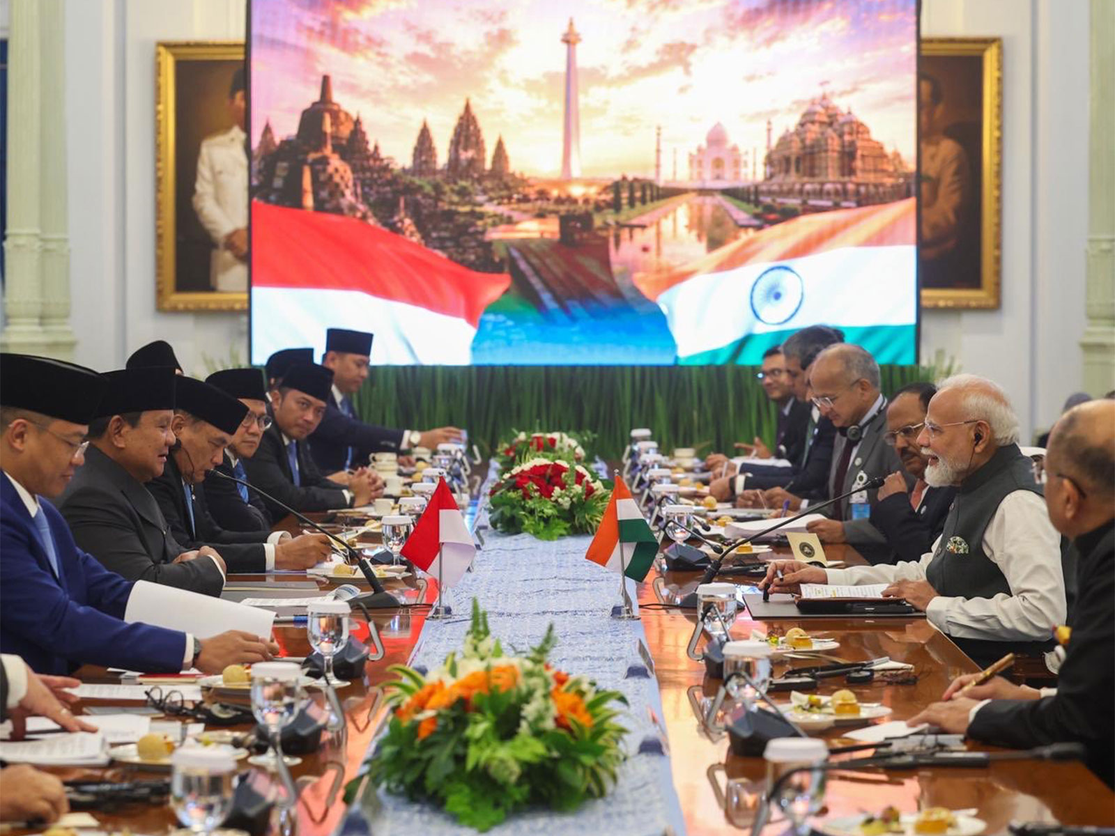 Indian and Indonesian representatives hold talks (Photo: x@MEAIndia)