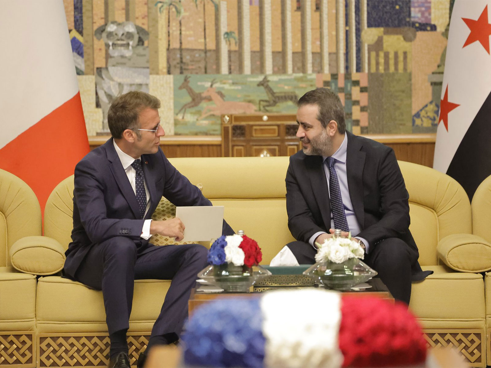French President Emmanuel Macron with his Syrian counterpart Ahmad al-Sharaa (Photo/X/@syrianmofaex)