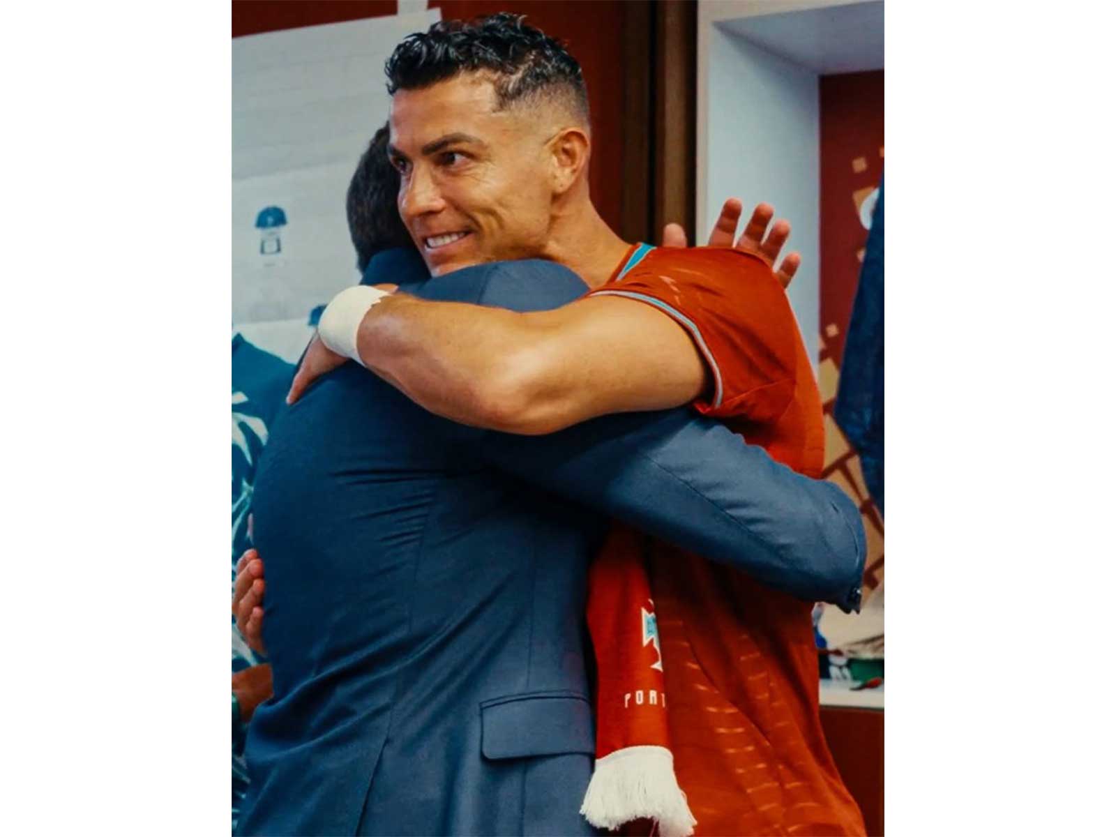 Portugal PM Luis hugging Cristiano Ronaldo. (Photo: @luismontenegro Instagram)