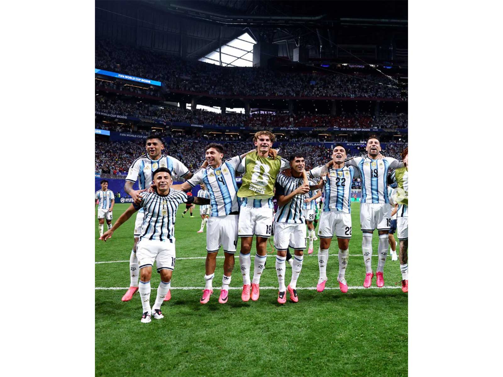 Argentina team celebrates (Photo: @afaseleccion Instagram)