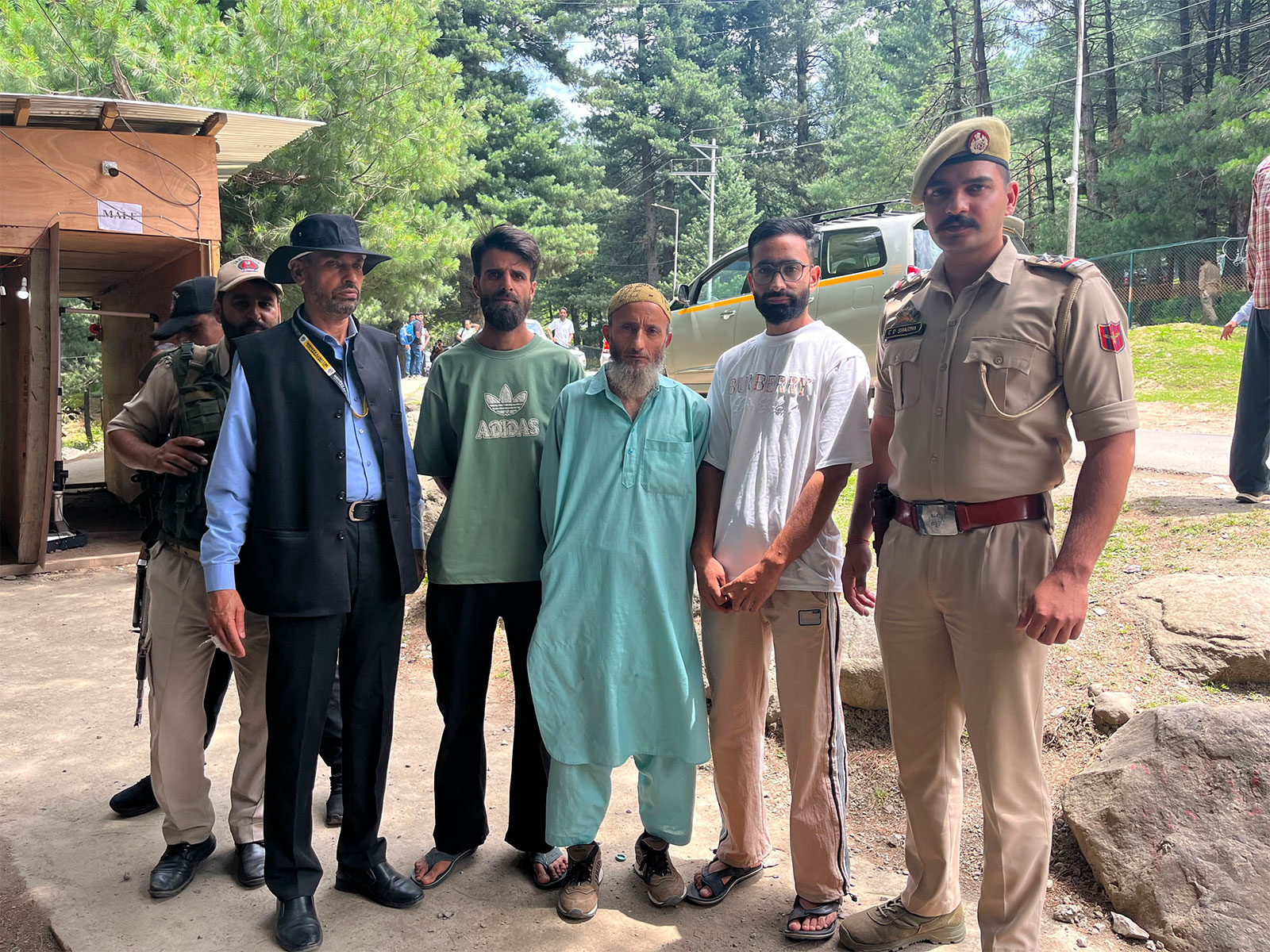 Anantnag police apprehends three OGWs with help of facial recognition system (Photo/Kashmir Police)