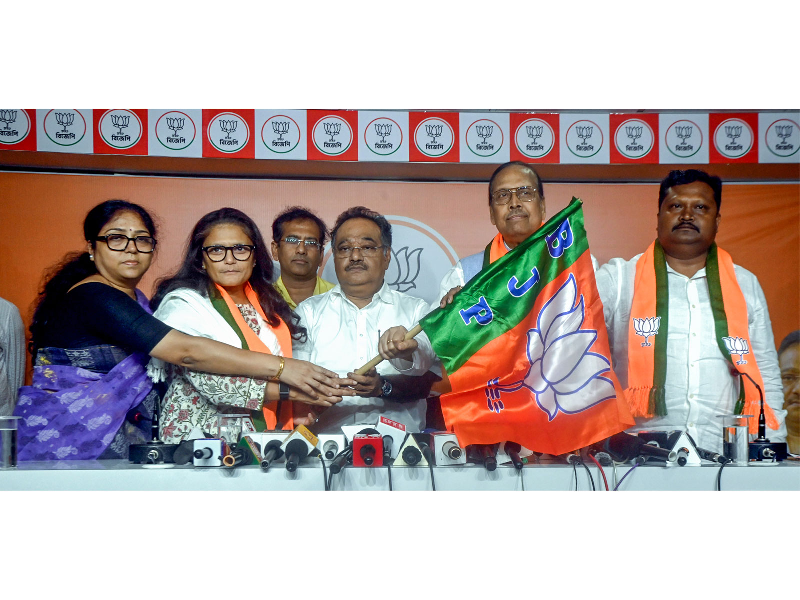 Former TMC MPs Sushmita Dev, Sukhendu Sekhar Roy, and Prakash Chik Baraik join BJP (Photo/ANI)