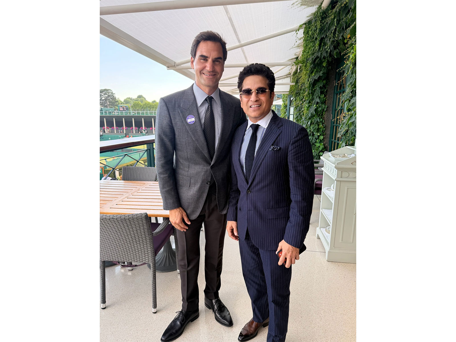 Roger Federer (L) Sachin Tendulkar (R). (Photo: X/@sachin_rt)