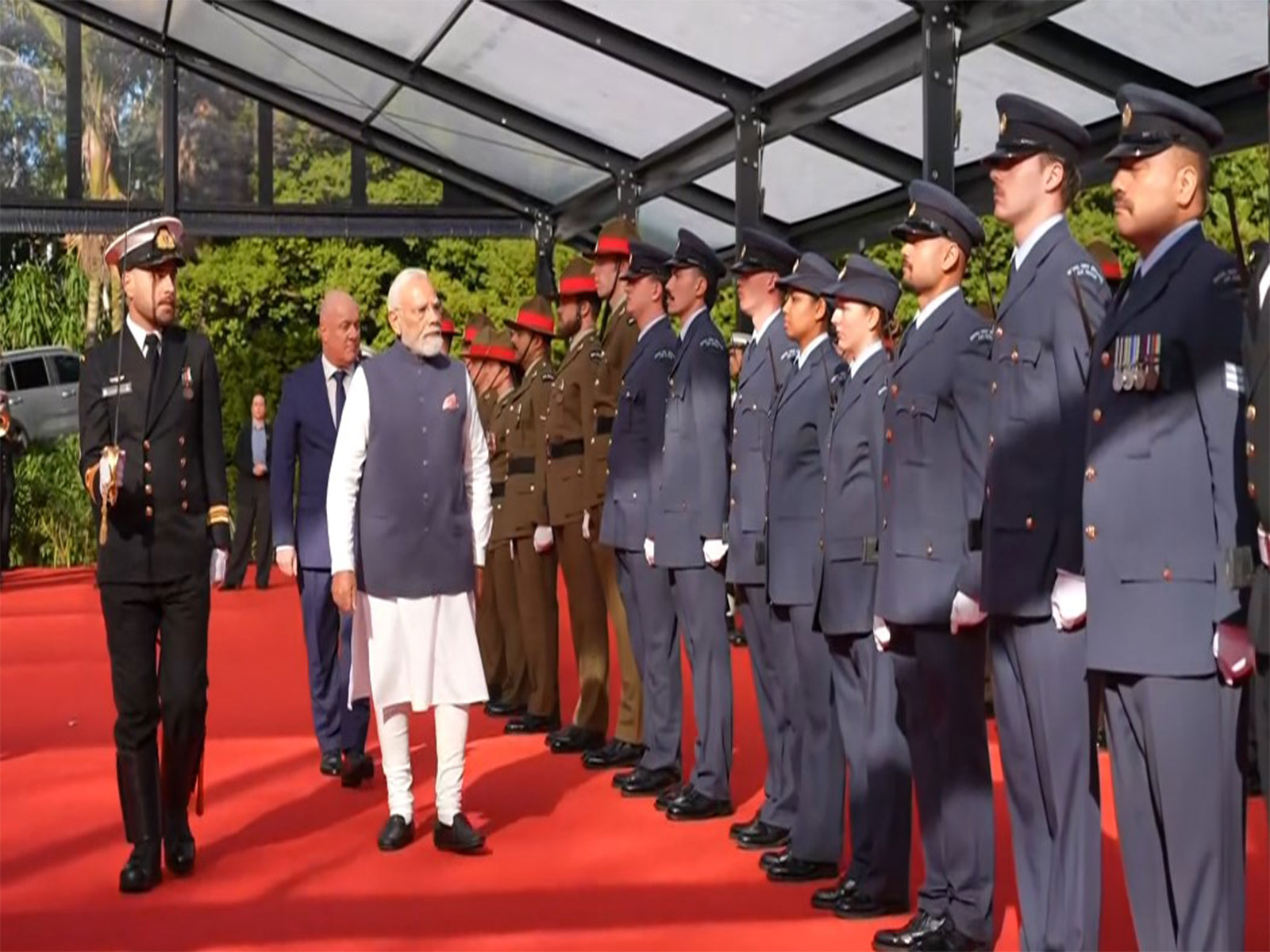 PM Modi accorded with Guard of Honour (Photo/ANI/DD) 