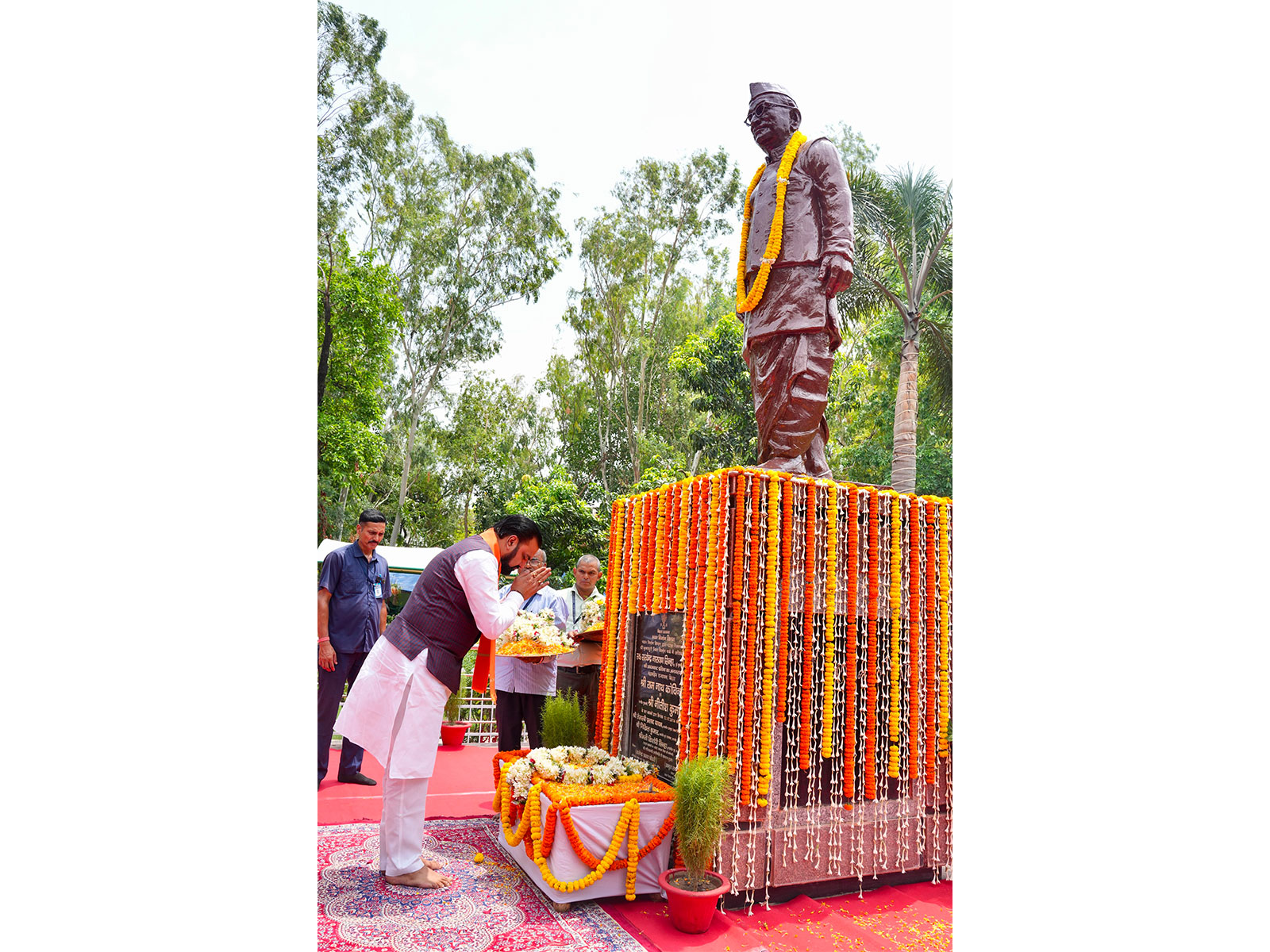 Bihar CM Samrat Choudhary pays tribute to late former CM Satyendra Narayan Sinha (Photo/X@samrat4bjp)