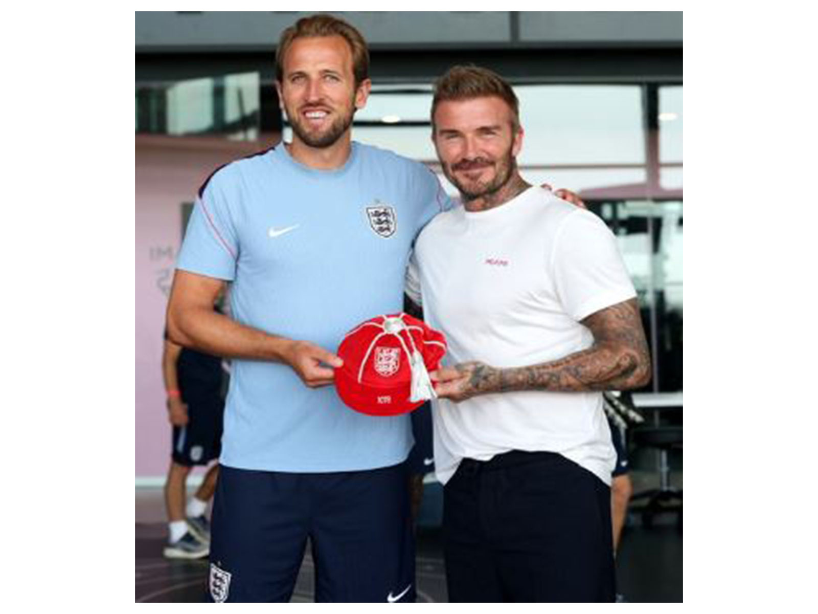 Harry Kane (L) and David Beckham (R) (Photo: X/@England)