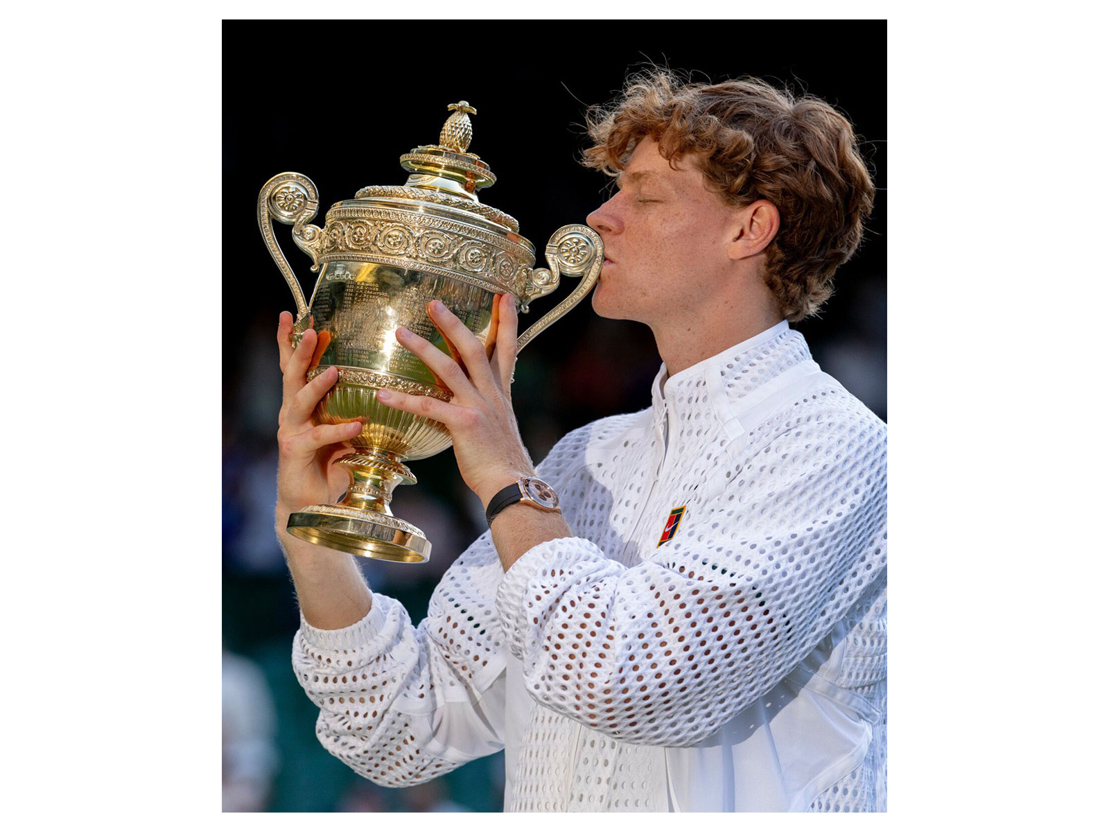 Jannik Sinner with Wimbledon 2026 men's singles title (Photo: X/@janniksin)