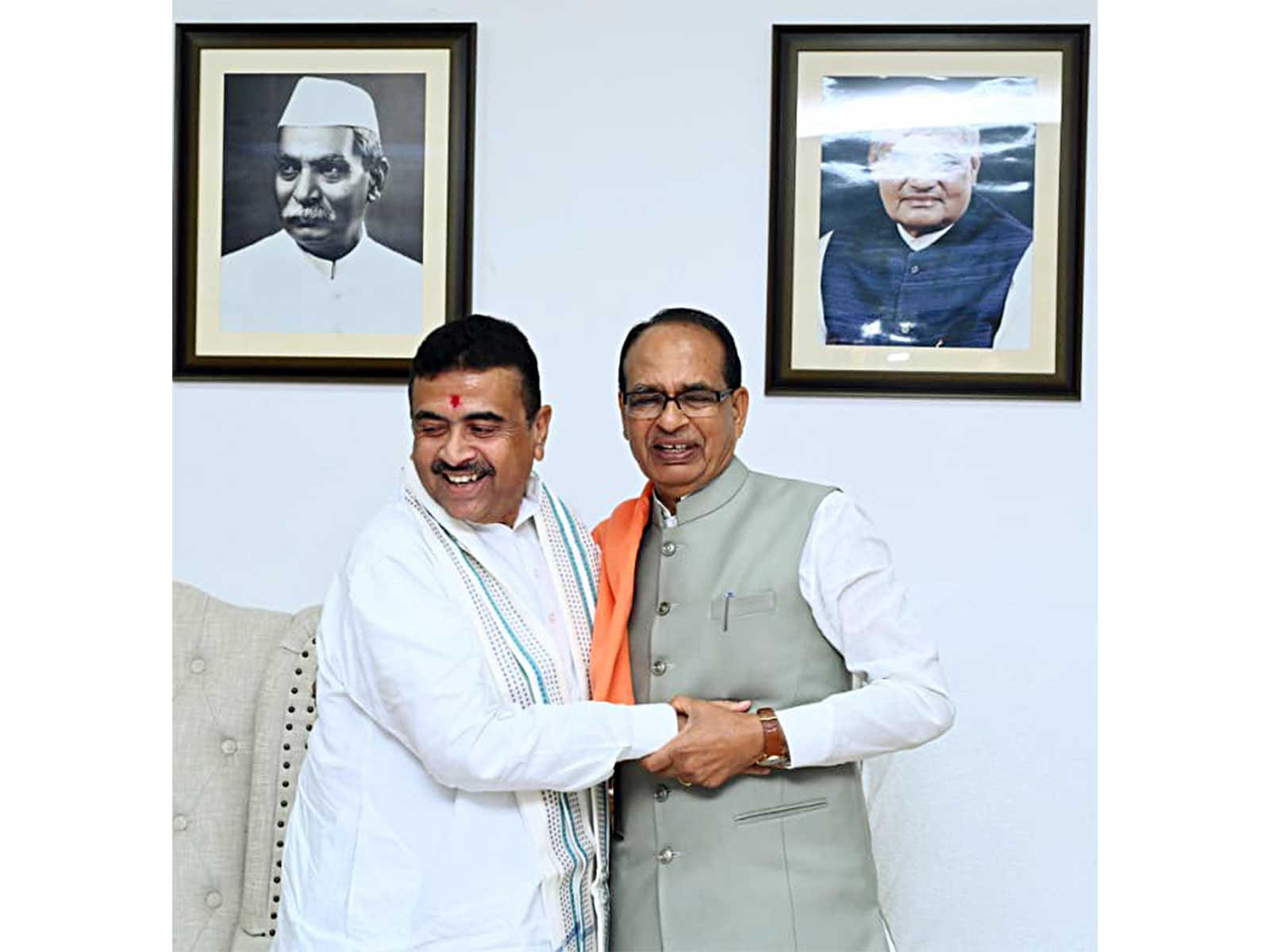 West Bengal Chief Minister Suvendu Adhikari and Union Minister Shivraj Singh Chouhan (Photo/ANI) 