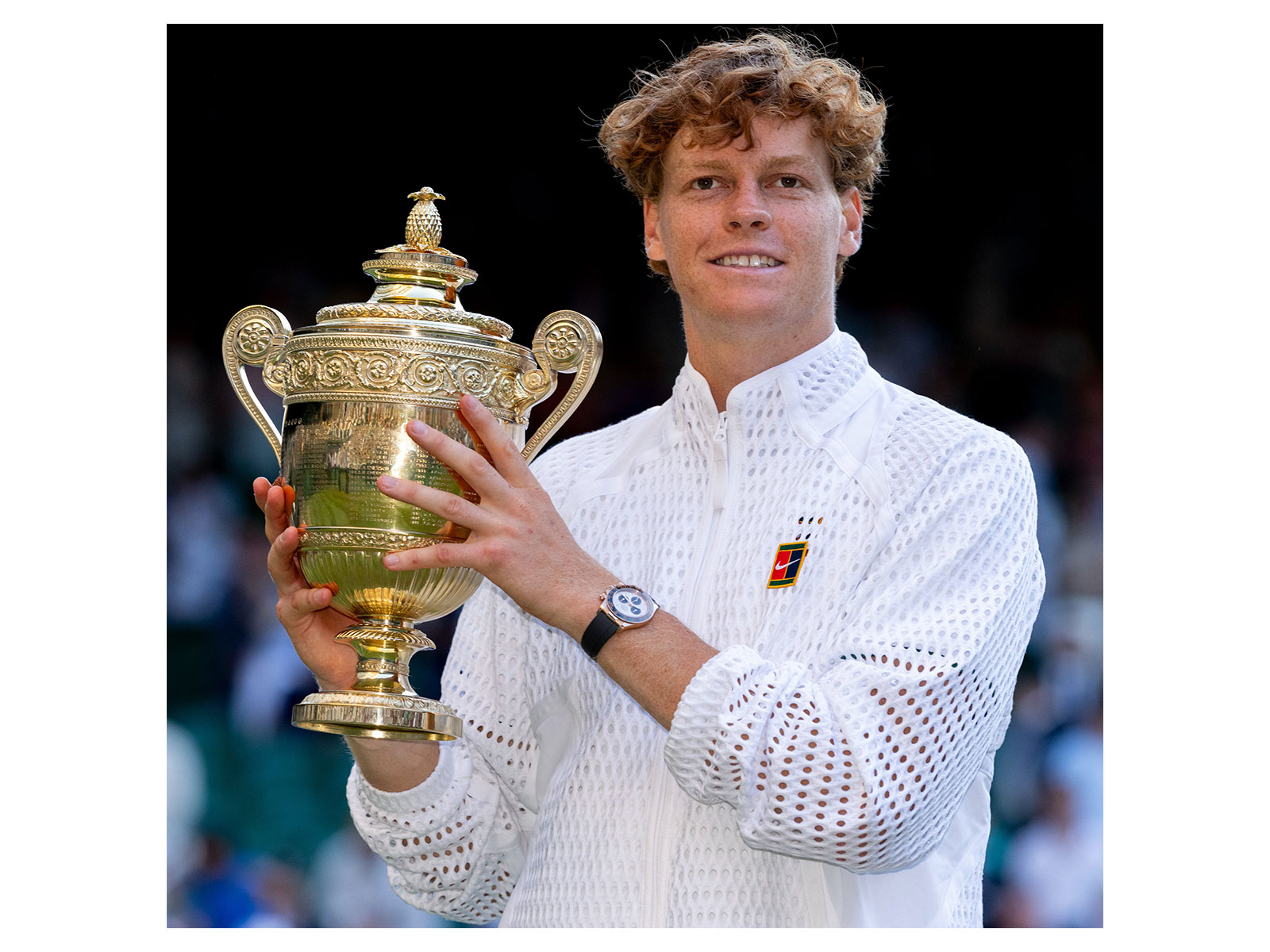 Jannik Sinner posing with Wimbledon 2026 title (Photo: X/@Wimbledon)