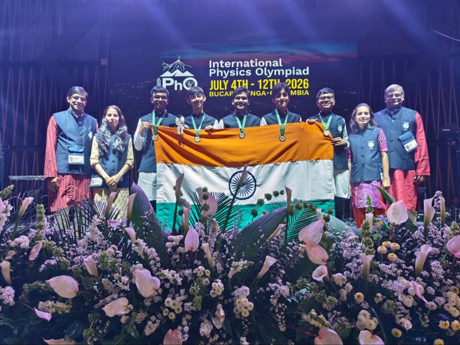Gold medalists in the International Physics Olympiad (Photo: X@/PmargheritaBJP)