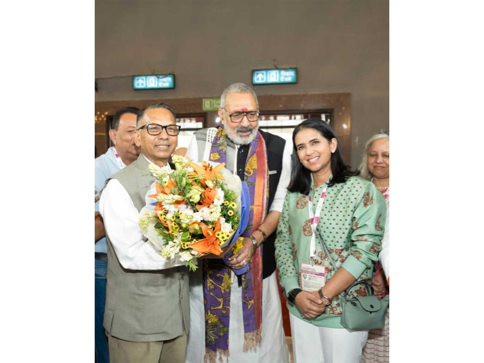 Giriraj Singh, Union Minister of Textiles, with Padma Shri Dr. Rajinder Gupta, Rajya Sabha MP & Chairman Emeritus, Trident Group, and Neha Gupta Bector, Chairperson, myTrident, at Bharat Tex 2026