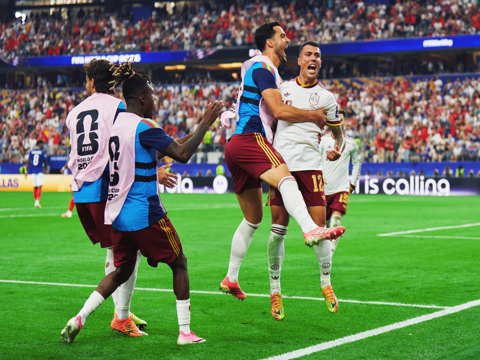 Spain players celebrating during semi-final against France (Photo: X/@SEFutbol)