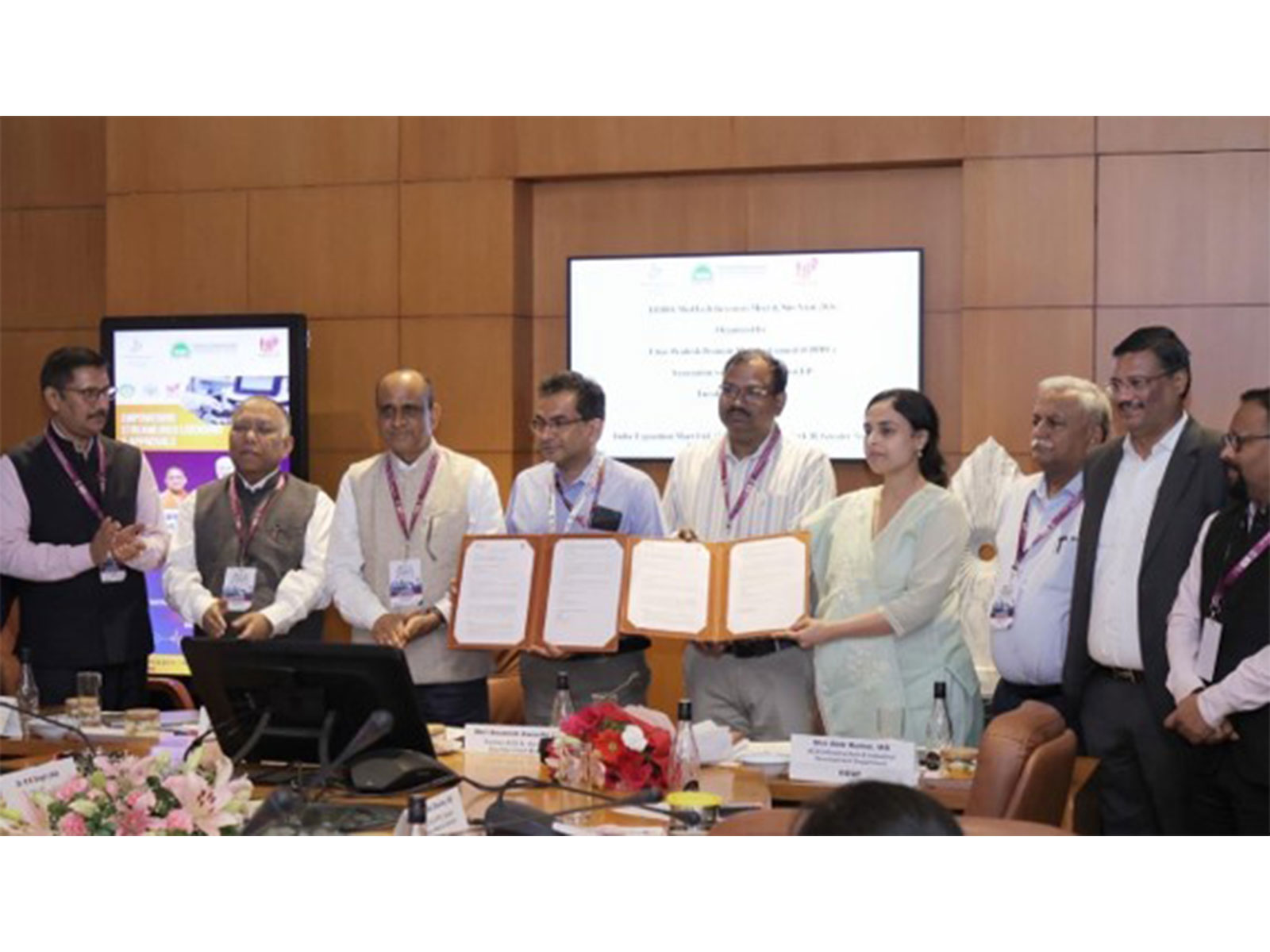 IPC signs MoU with UPPPC  to strengthen quality, innovation, and regulatory excellence in healthcare (Photo/PIB)