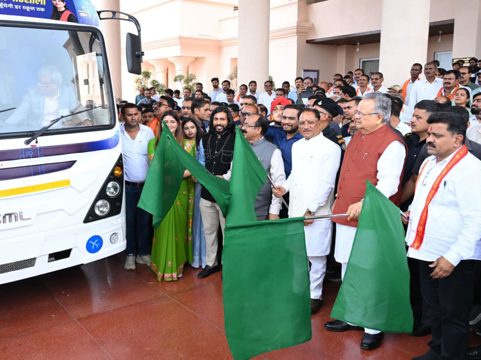 'Science Pathshala' on wheels flagged off by Chhattisgarh Chief Minister Vishnu Deo Sai 