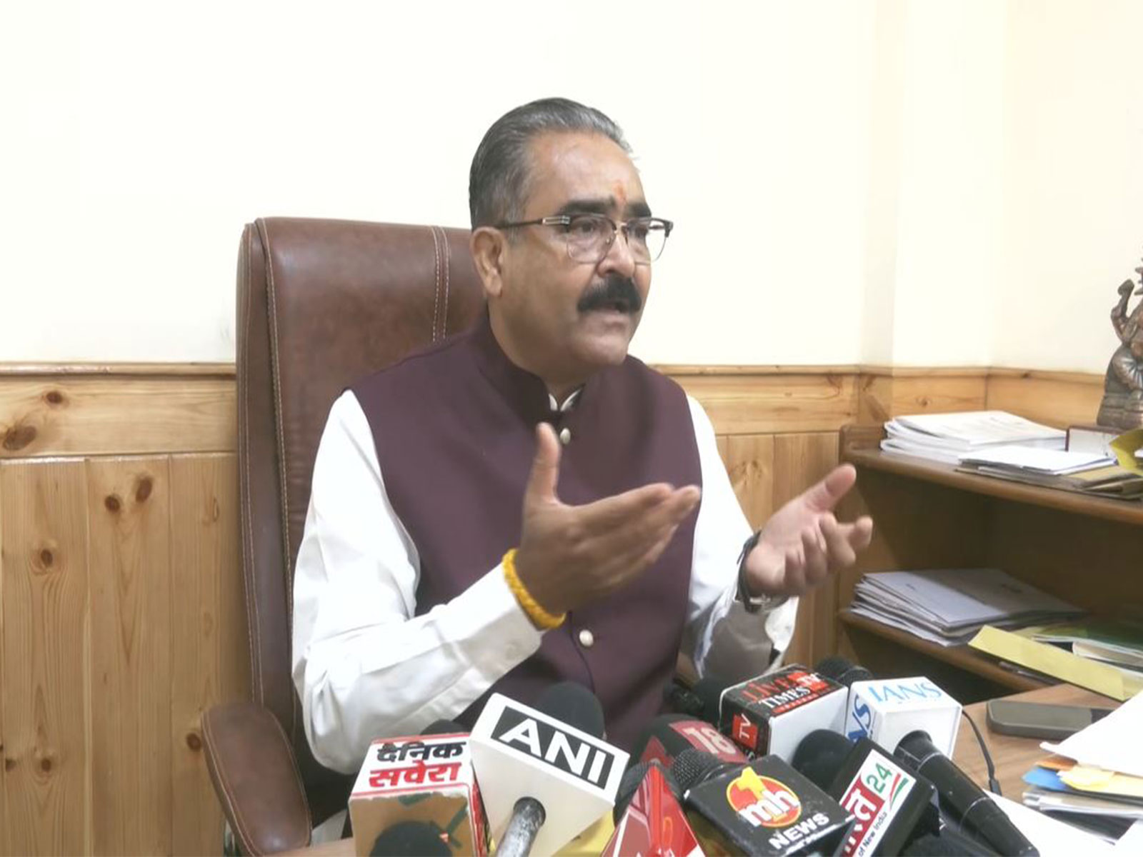 Senior BJP leader and former Himachal Pradesh Industries Minister Bikram Singh Thakur (Photo/ANI)