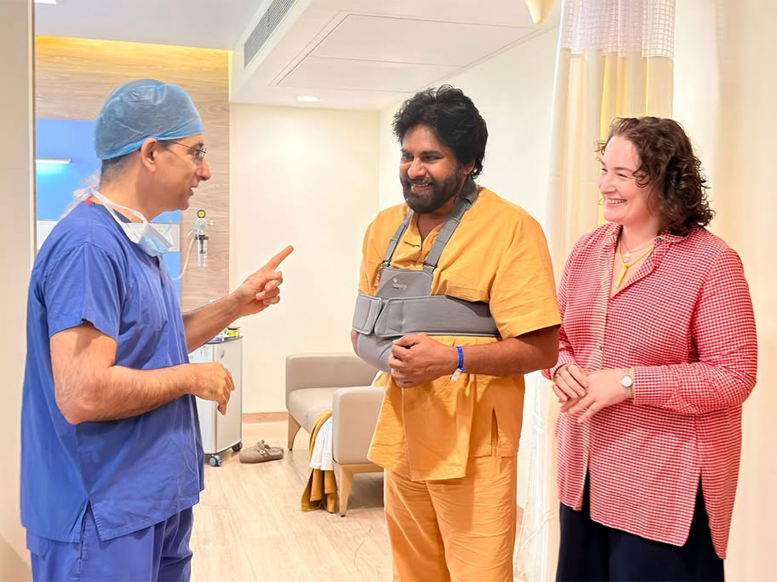 Pawan Kalyan was discharged from hospital (Photo/instagram/@anna.konidala)
