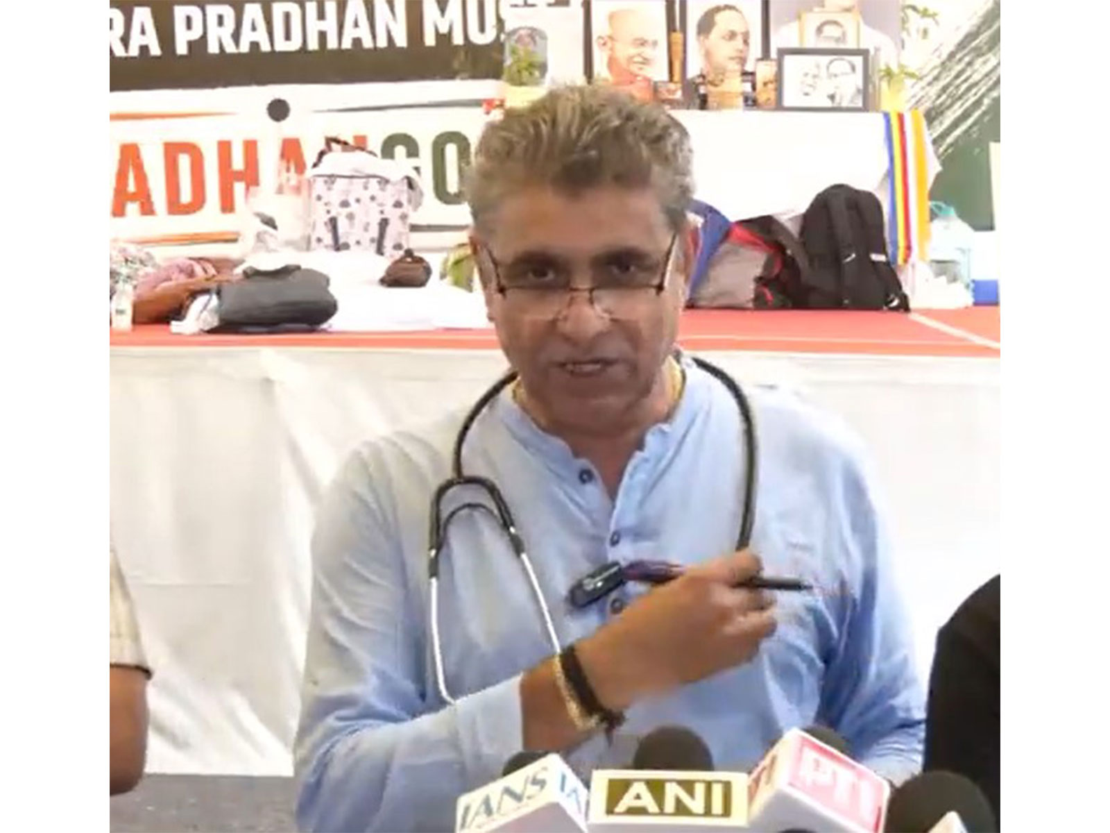 Dr Satish Lamba flags concern over Sonam Wangchuk's health amid day 19th of hunger strike (Photo/ANI)