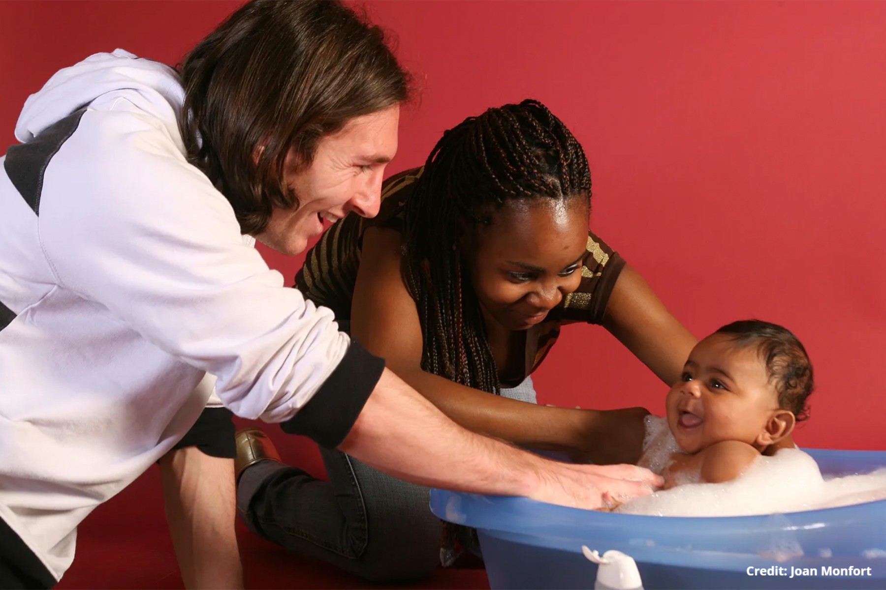 Lionel Messi with an infant Lamine Yamal (Photo: X/@UNICEF and Joan Monfort)
