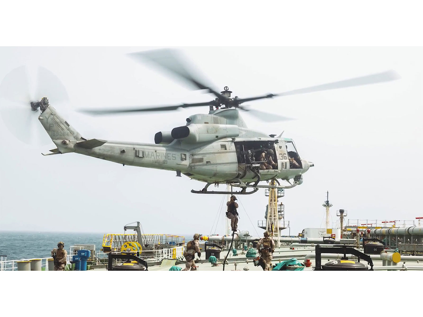 US boards M/T Wen Yao vessel in Gulf of Oman (Photo/X/@CENTCOM)