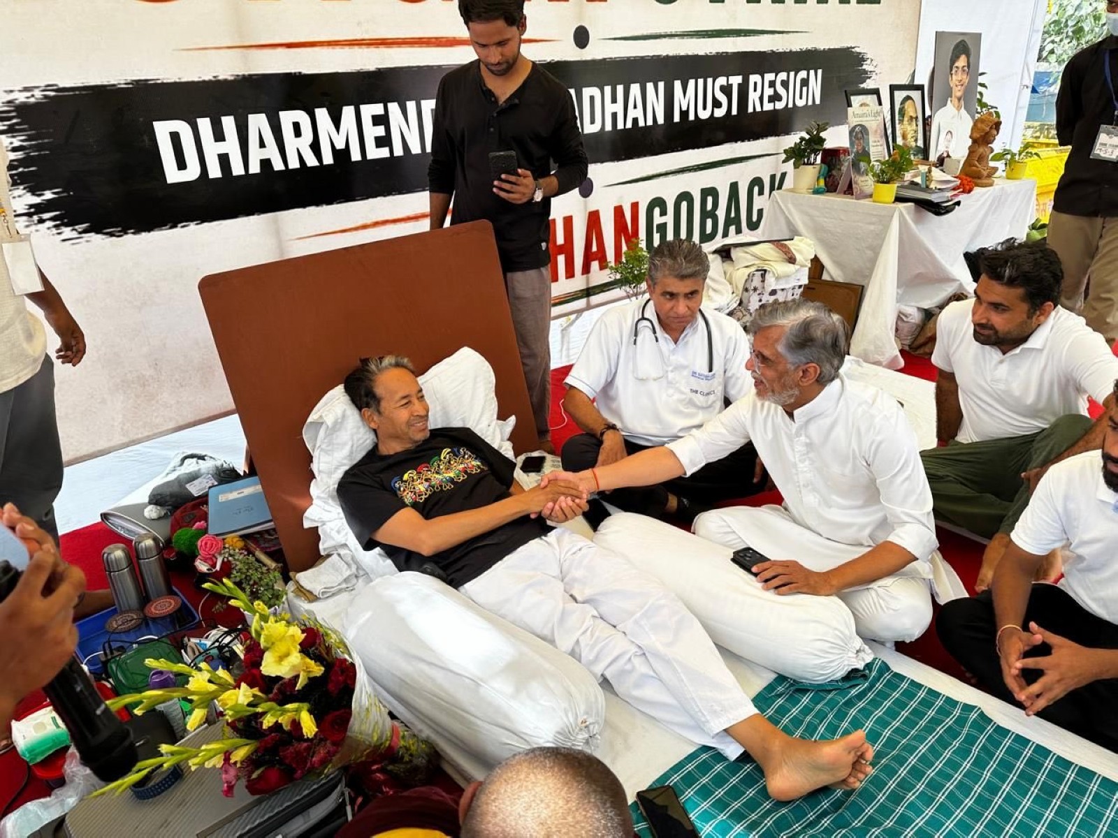 Congress leader Pawan Khera meets Sonam Wangchuk (Photo/@Pawankhera/X)